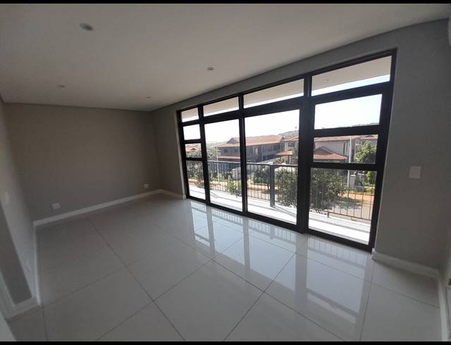 5 BEDROOM FREEHOLD TO LET IN IZINGA ESTATE